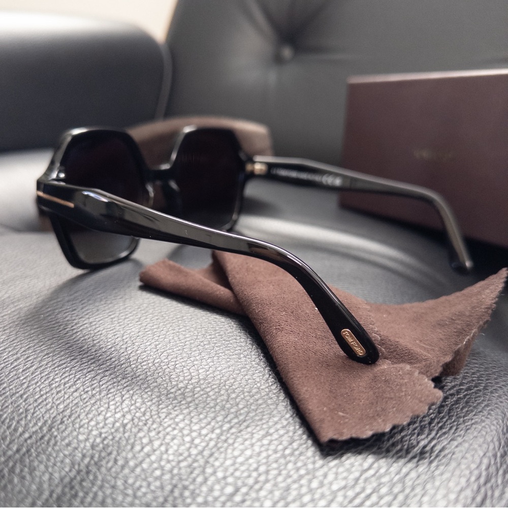Tom Ford Romy FT1032 ECO Polarized Hexagonal Sunglasses in Shiny Black - Picture 6 of 8